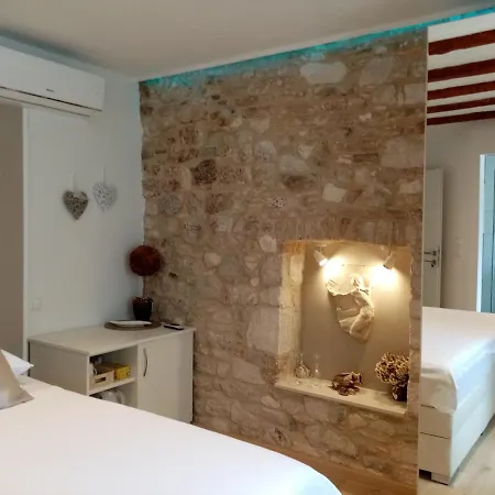 Guest house & Stars Free Parking 4*