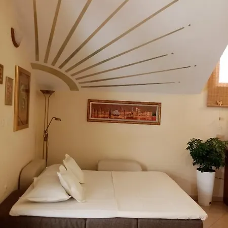 Guest house & Stars Free Parking 4*