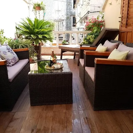 Guest house & Stars Free Parking 4*