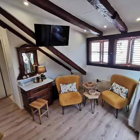 & Stars Free Parking Guest house Trogir