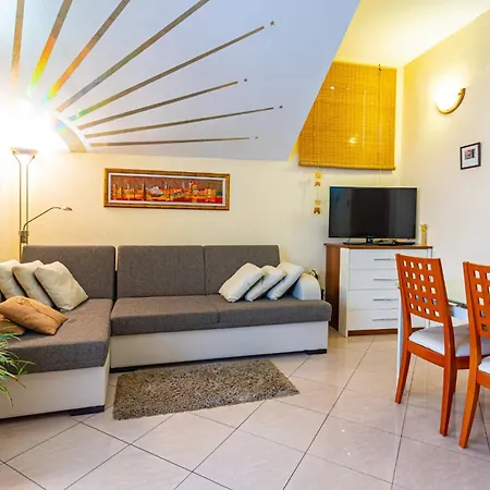 Guest house & Stars Free Parking Trogir