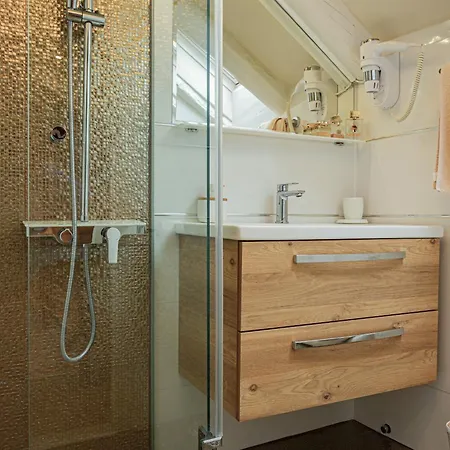 & Stars Free Parking Guest house Trogir