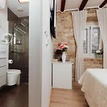 Old Town Stars With Free Parking Pensión 4*