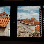 Old Town Stars With Free Parking Trogir