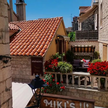 Old Town Stars With Free Parking Guest house