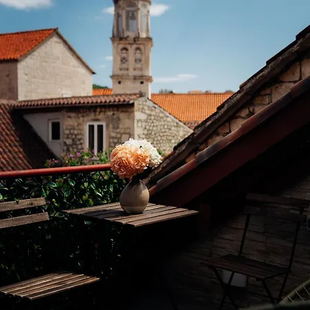 Pensión Old Town Stars With Free Parking 4*