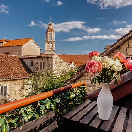 Old Town Stars With Free Parking 4* Trogir