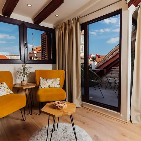 Old Town Stars With Free Parking Guest house Trogir