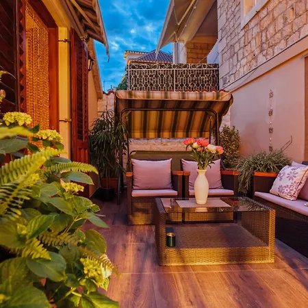 Pensión Old Town Stars With Free Parking Trogir
