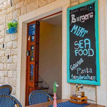 & Stars Free Parking 4* Trogir